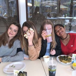 Meet your Posher, Ella